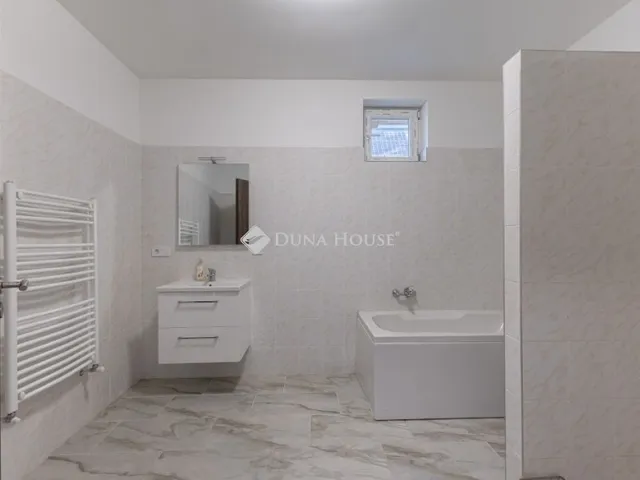 Eladó ház Erdőkertes 127 nm