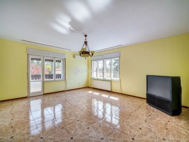 Eladó ház Erdőkertes 300 nm