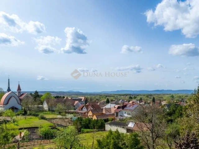 Eladó ház Erdőkertes 300 nm