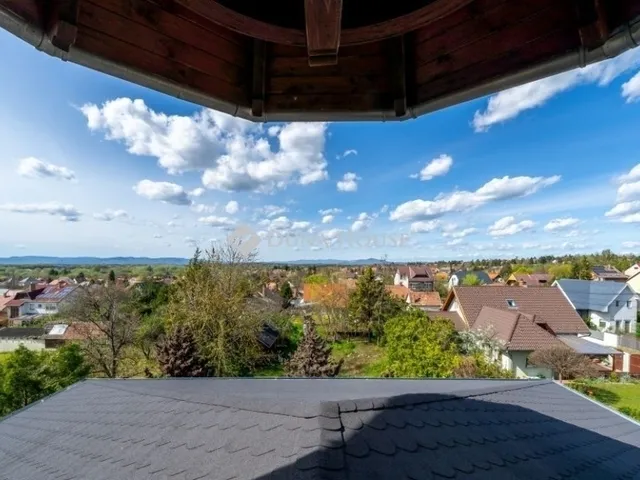 Eladó ház Erdőkertes 300 nm