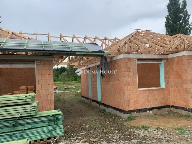 Eladó ház Erdőkertes 120 nm