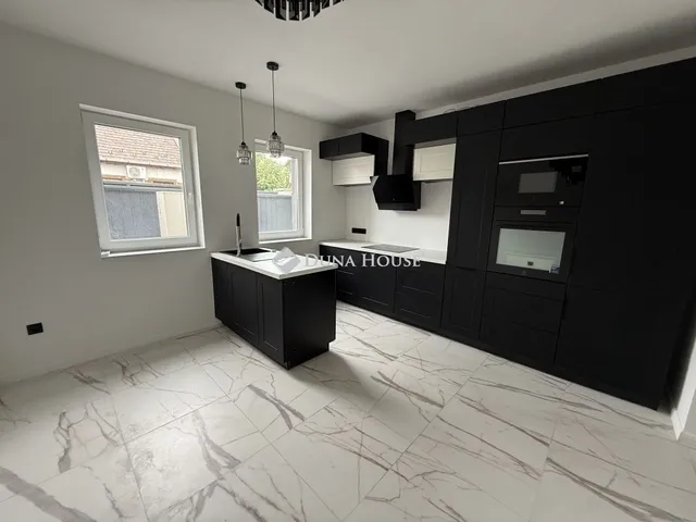 Eladó ház Budapest XV. kerület, Pestújhely 125 nm