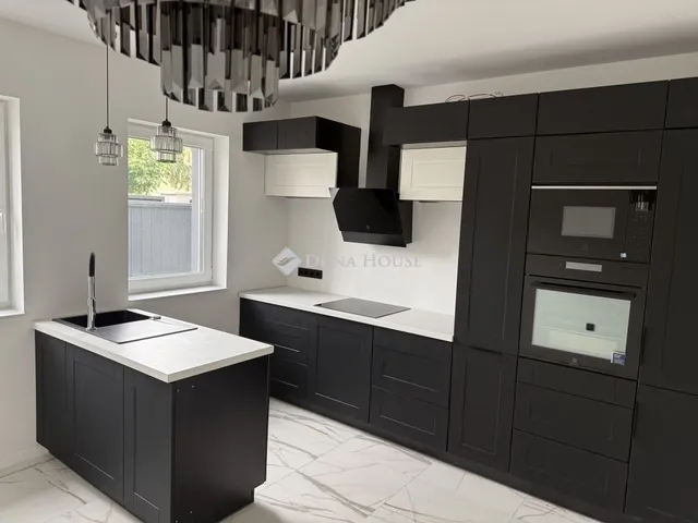 Eladó ház Budapest XV. kerület, Pestújhely 125 nm