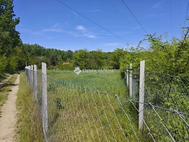 Eladó telek Gödöllő 3320 nm