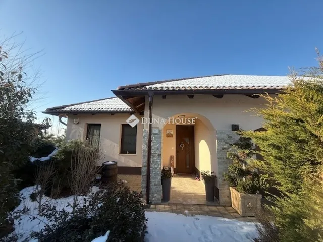 Eladó ház Nagytarcsa 165 nm