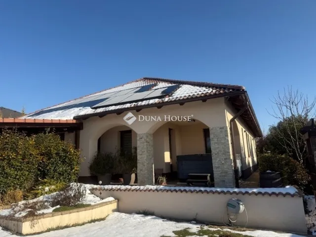 Eladó ház Nagytarcsa 165 nm