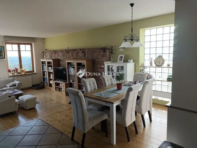 Eladó ház Szada 313 nm