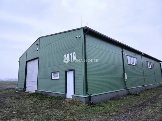 Eladó kereskedelmi és ipari ingatlan Hatvan 342 nm