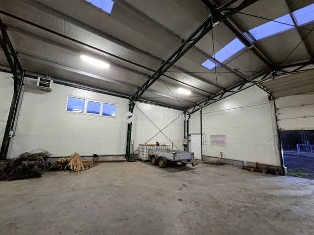 Eladó kereskedelmi és ipari ingatlan Hatvan 342 nm