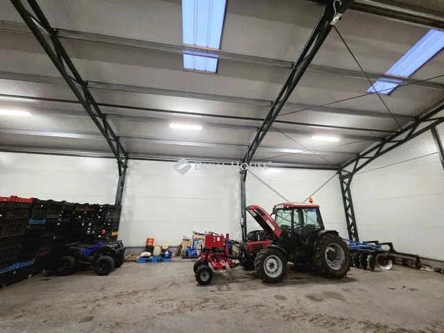 Eladó kereskedelmi és ipari ingatlan Hatvan 342 nm