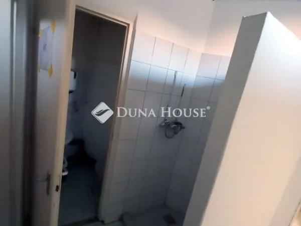 Eladó kereskedelmi és ipari ingatlan Hatvan 73 nm