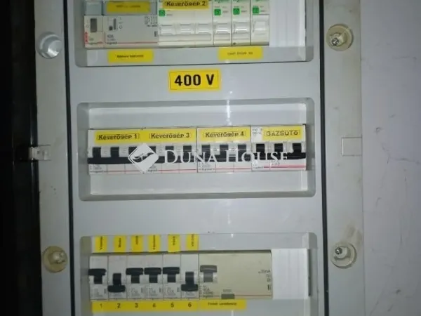 Eladó kereskedelmi és ipari ingatlan Hatvan 73 nm