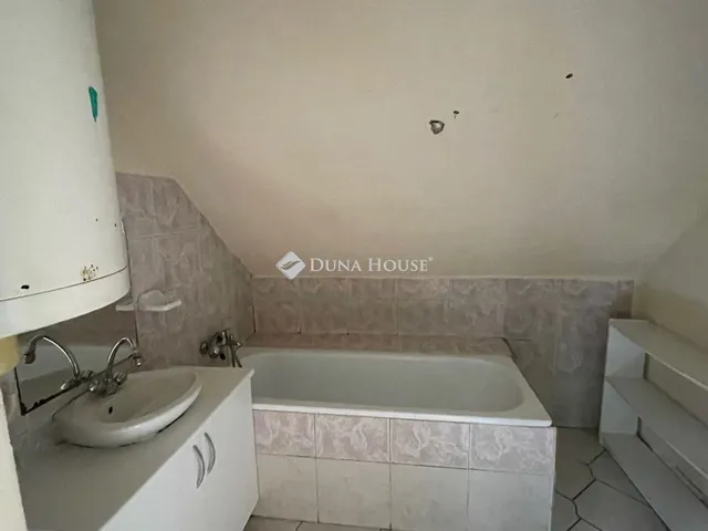 Eladó ház Hatvan, Újhatvan 205 nm