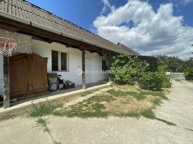 Eladó ház Domony 153 nm
