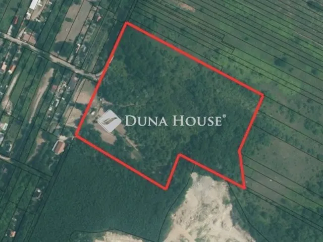 Eladó telek Mogyoród 39922 nm