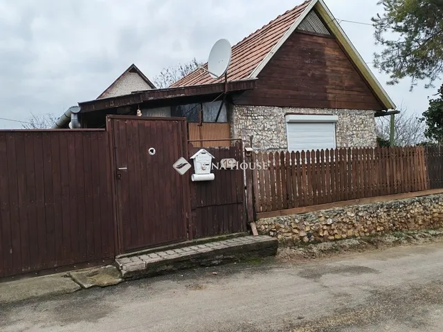 Eladó ház Verseg 83 nm