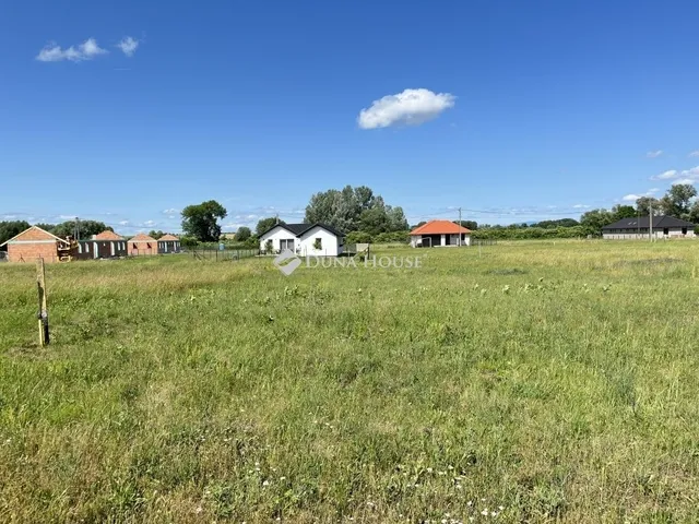 Eladó telek Tura 837 nm