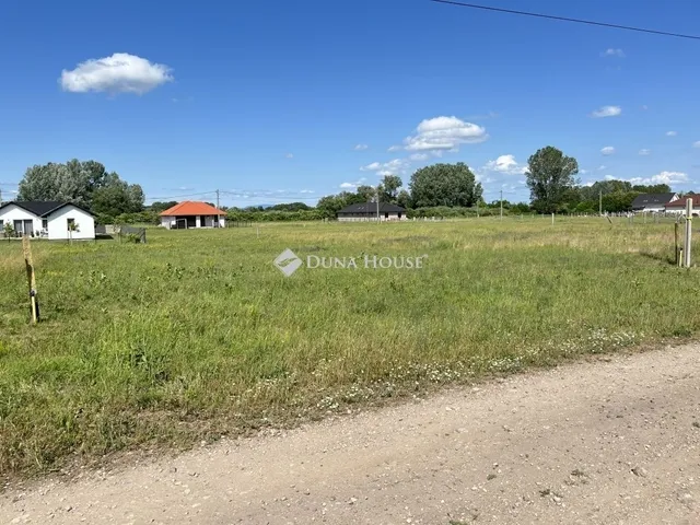 Eladó telek Tura 837 nm
