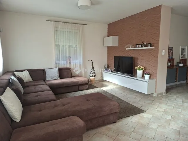 Eladó ház Nagytarcsa 193 nm