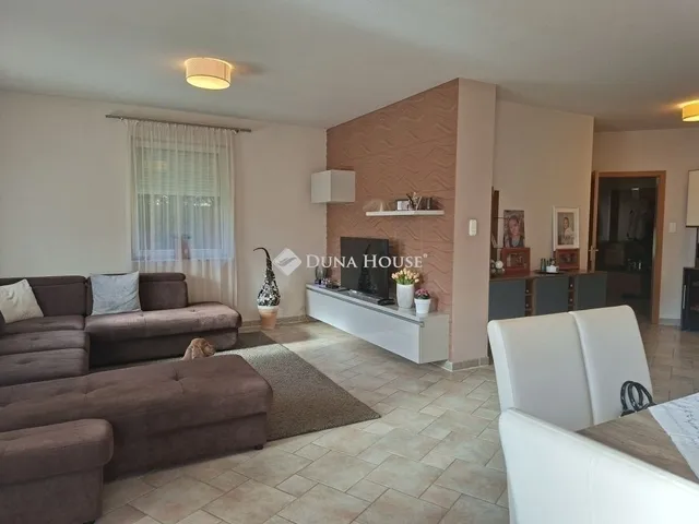 Eladó ház Nagytarcsa 193 nm