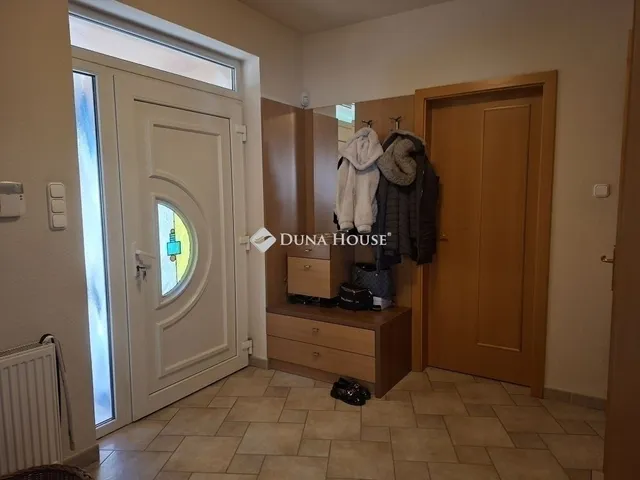 Eladó ház Nagytarcsa 193 nm