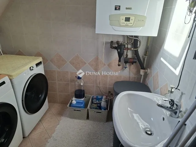 Eladó ház Nagytarcsa 193 nm