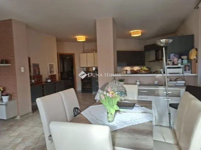 Eladó ház Nagytarcsa 193 nm