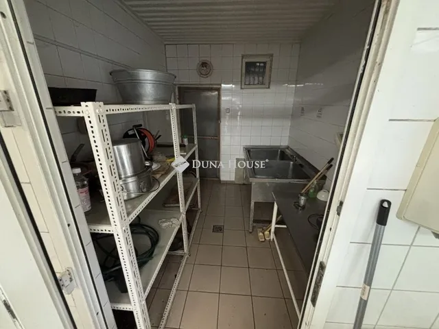 Eladó kereskedelmi és ipari ingatlan Miske 330 nm