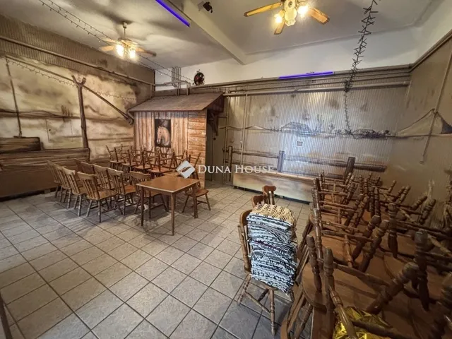 Eladó kereskedelmi és ipari ingatlan Miske 330 nm