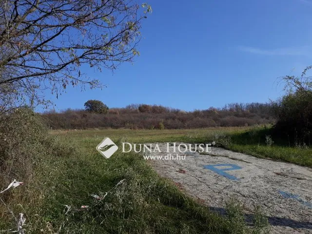 Eladó telek Mogyoród 67183 nm