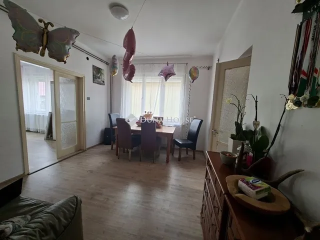 Eladó ház Fót 240 nm