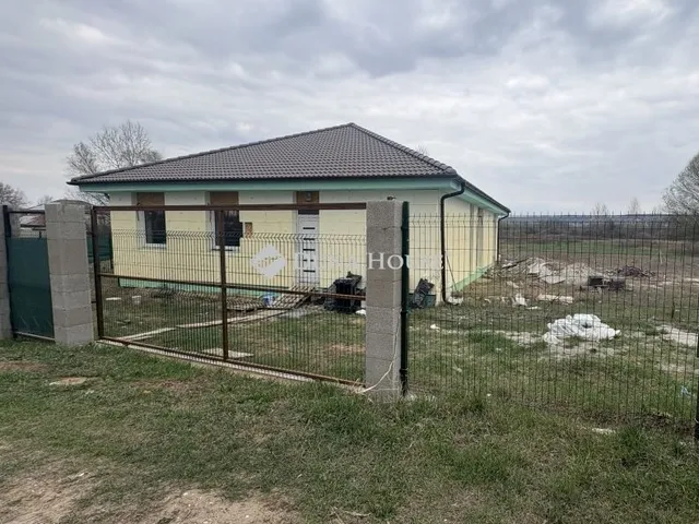 Eladó ház Szada 220 nm