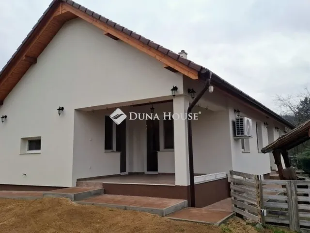 Eladó ház Szada 95 nm