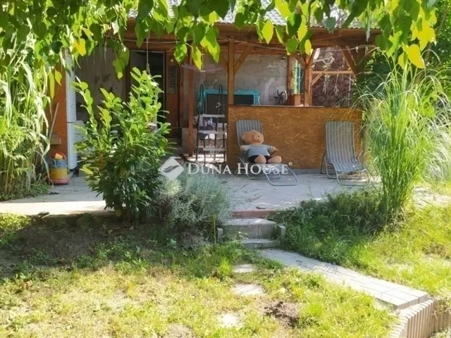 Eladó nyaraló Isaszeg 48 nm