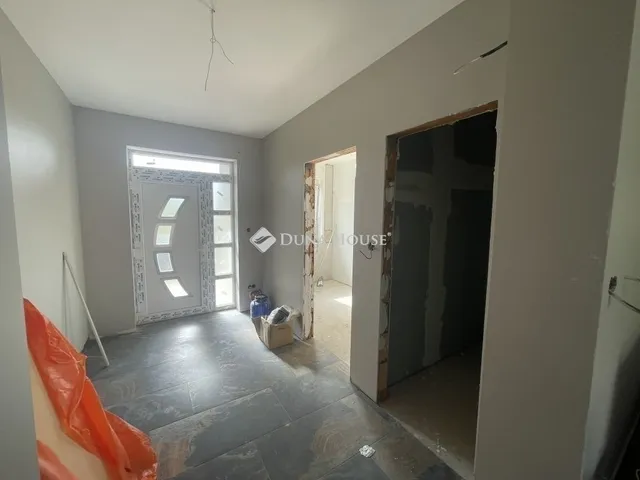 Eladó ház Szada 310 nm