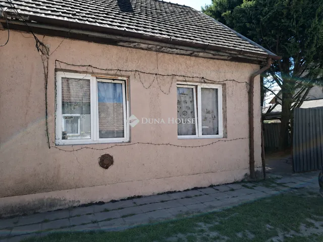 Eladó ház Domony 50 nm