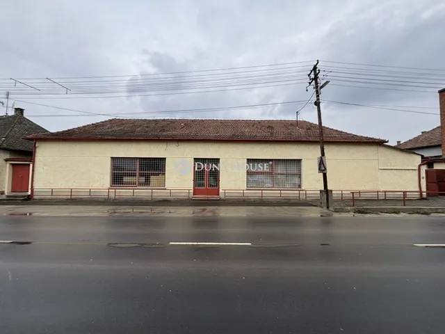 Eladó kereskedelmi és ipari ingatlan Miske 350 nm