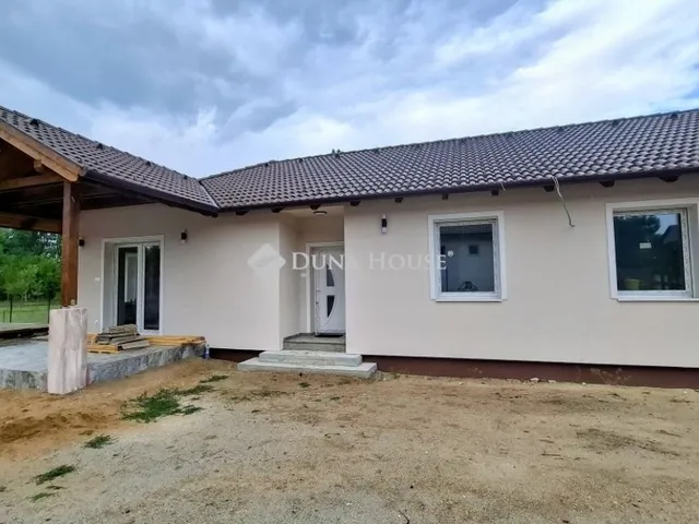 Eladó ház Erdőkertes 77 nm