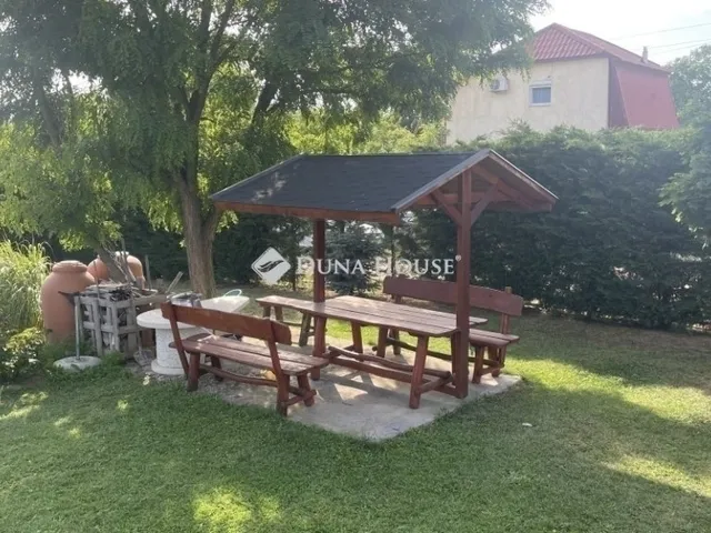 Eladó ház Fót 180 nm