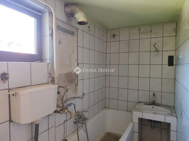 Eladó ház Szada 68 nm