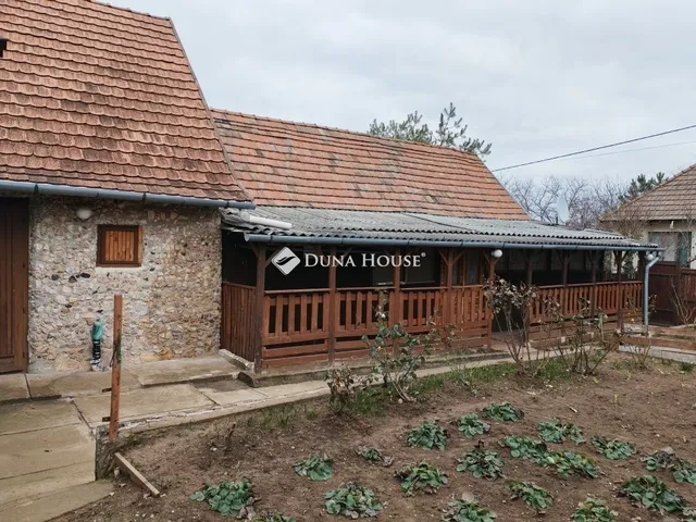 Eladó ház Verseg 83 nm