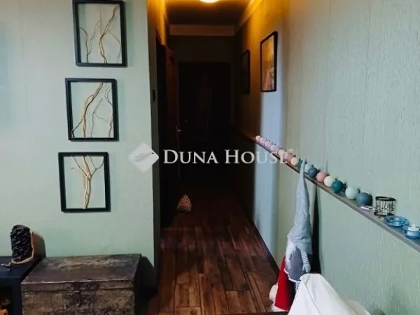 Eladó ház Budapest XVI. kerület 176 nm