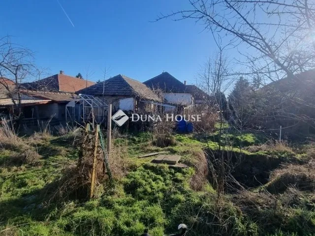 Eladó ház Dány 140 nm