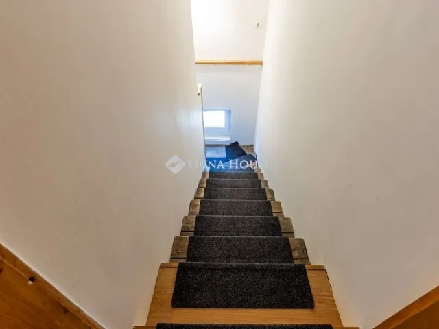 Eladó ház Csömör 191 nm