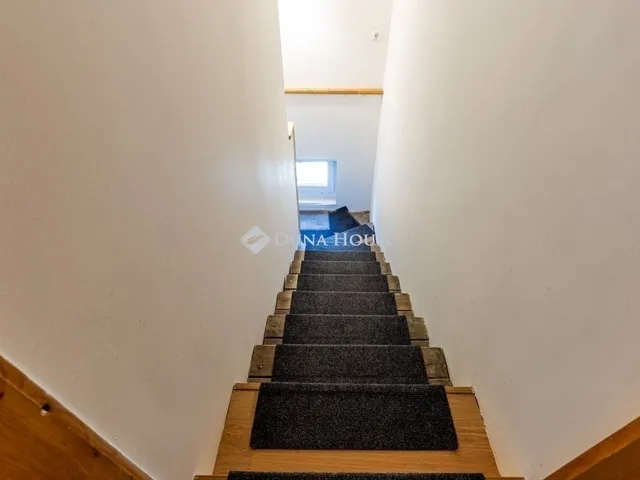 Eladó ház Csömör 191 nm