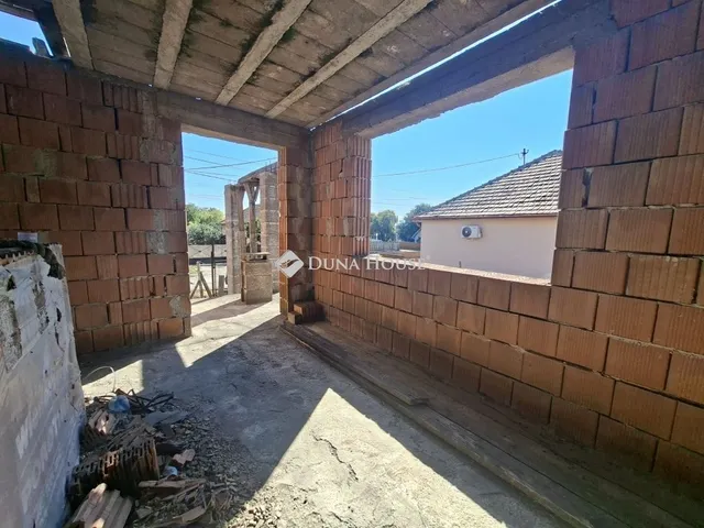 Eladó telek Dány 1144 nm