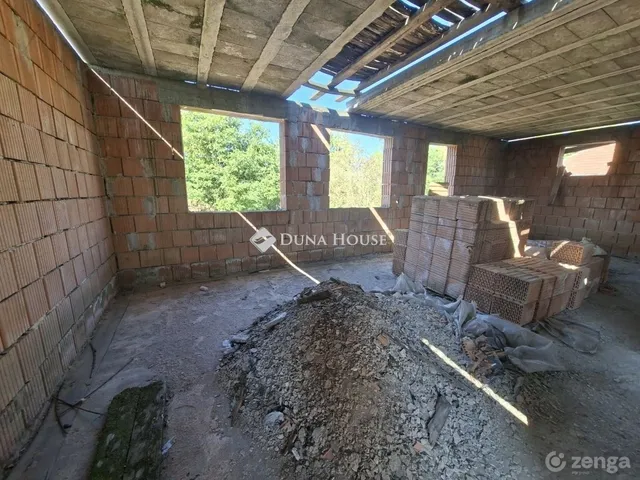 Eladó telek Dány 1144 nm