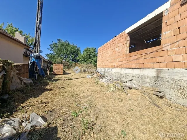 Eladó telek Dány 1144 nm