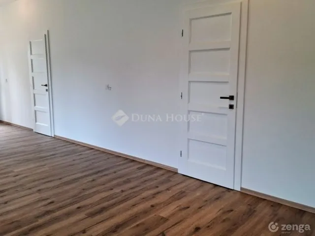 Eladó ház Szada 111 nm