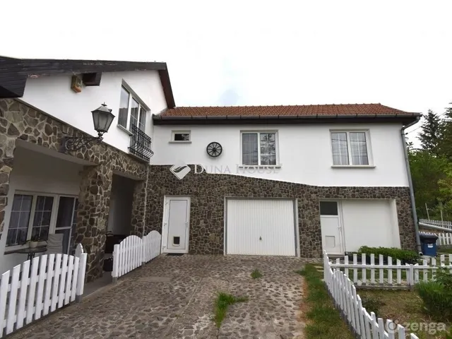 Eladó ház Aszód 265 nm